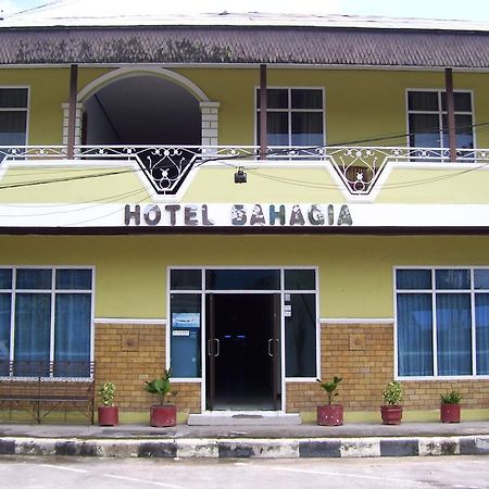 Hotel Bahagia Пангкалан Бун Екстериор снимка
