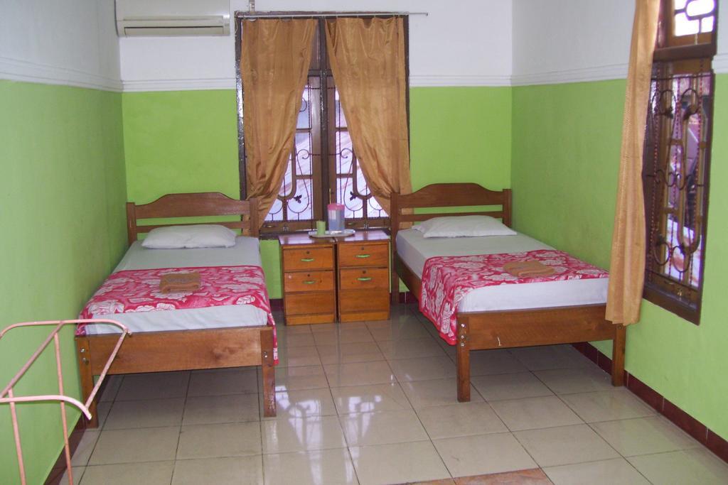 Hotel Bahagia Пангкалан Бун Екстериор снимка